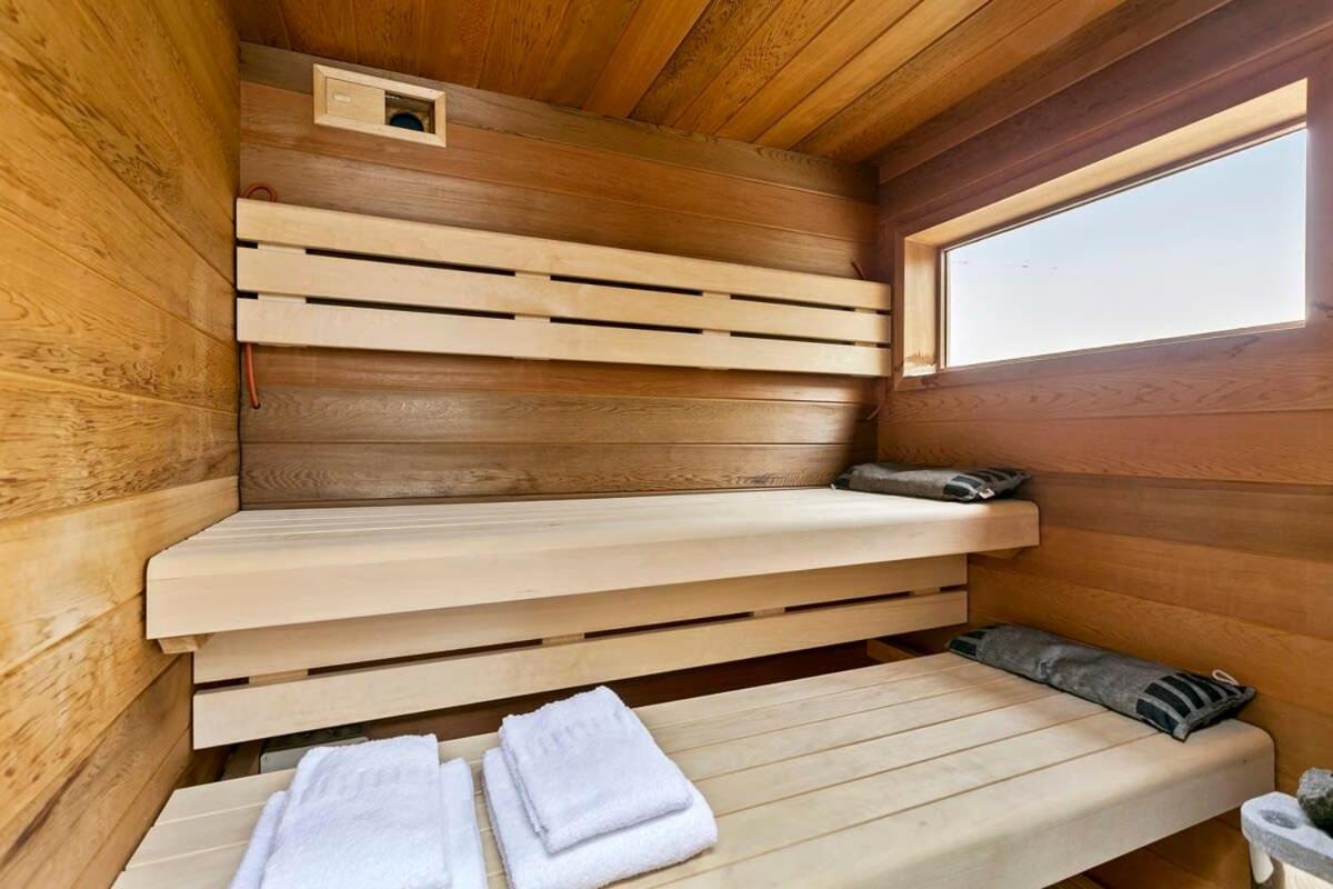 Апартаменты Modern Penthouse With Stunning Sea-View, Sauna And 2 Large Terraces! Кнокке-Хейст Экстерьер фото