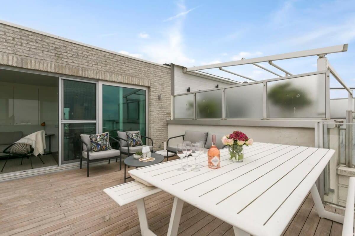 Апартаменты Modern Penthouse With Stunning Sea-View, Sauna And 2 Large Terraces! Кнокке-Хейст Экстерьер фото