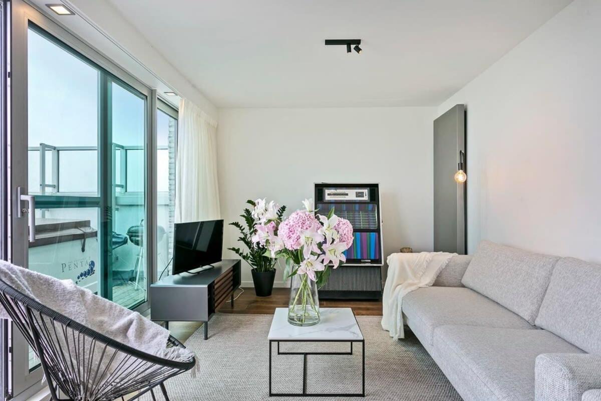 Апартаменты Modern Penthouse With Stunning Sea-View, Sauna And 2 Large Terraces! Кнокке-Хейст Экстерьер фото